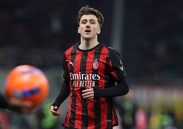 腾讯体育-萨勒马科尔斯回归米兰集体训练|米兰内洛|AC米兰|ac米兰|内洛|好消息_新浪体育_新浪新闻