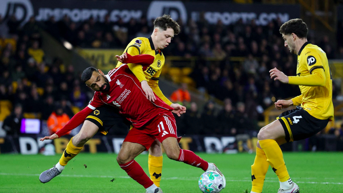 平台-2-1神剧情 超级冷门诞生：全场仅4射 垫底队94分钟绝杀10.4亿豪门|利物浦|狼队|射门|阿斯顿维拉|西汉姆联_新浪体育_新浪新闻