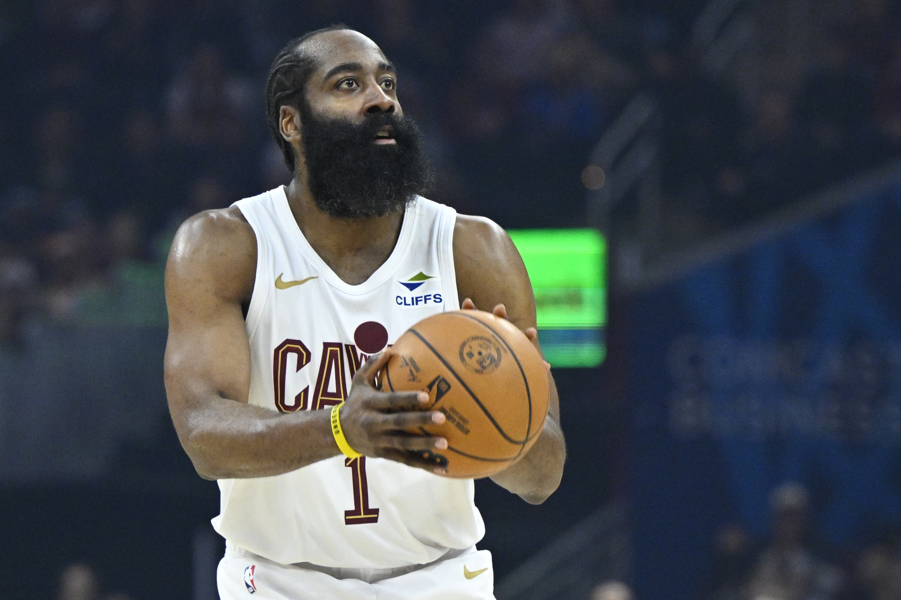 篮球-22年首轮4-2！哈登上次季后赛打猛龙场均19分10.2助&amp;命中率40.5%